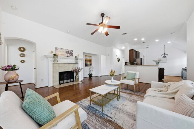 Foto del edificio - 4303 Wellington Grove Ln