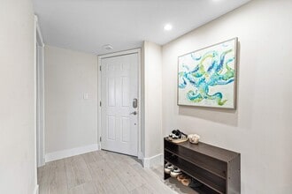 Building Photo - 1160 Hillsboro Mile