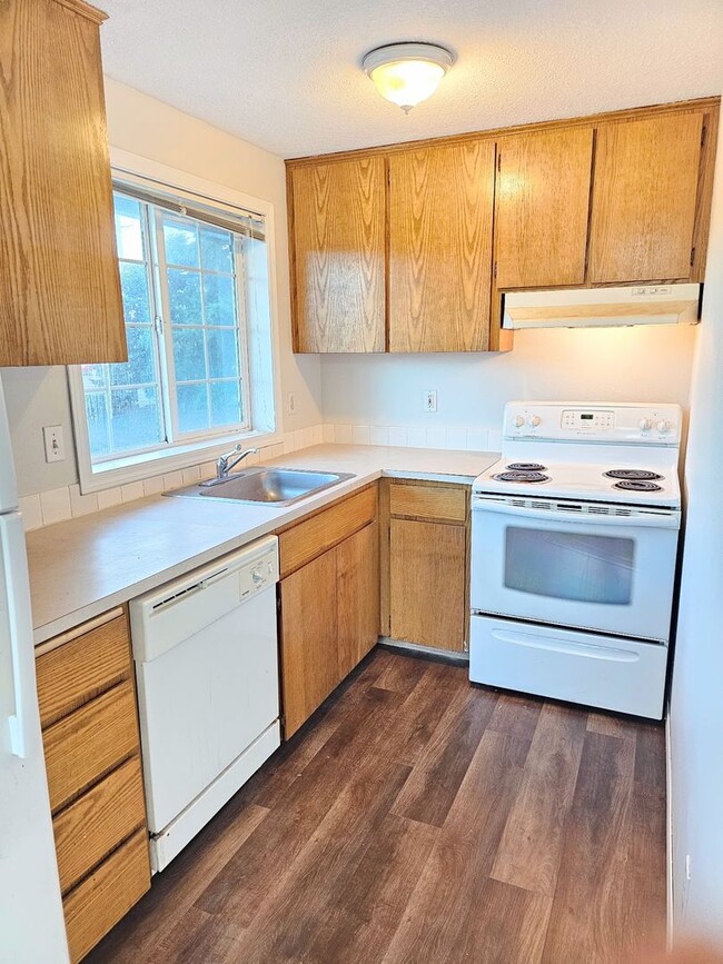 Building Photo - 423 SE 143rd Ave