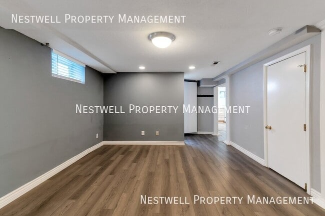 Building Photo - 1160 E 500 S