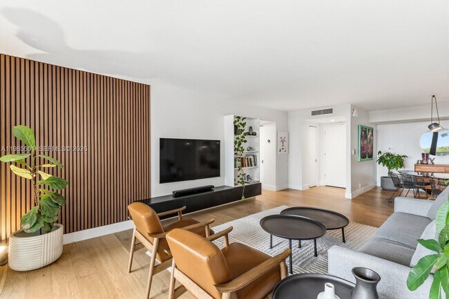 Building Photo - 1111 Crandon Blvd