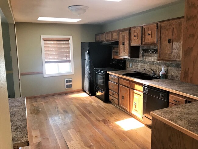 Building Photo - 3276 Mid Way Rd