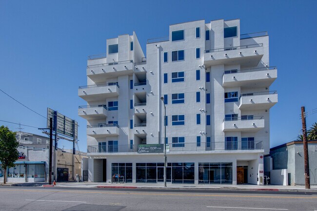 Foto del edificio - Decollage Apartments