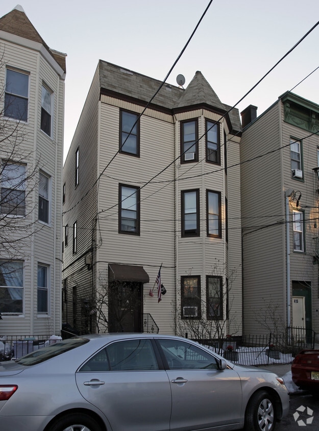 Primary Photo - 413 25th St