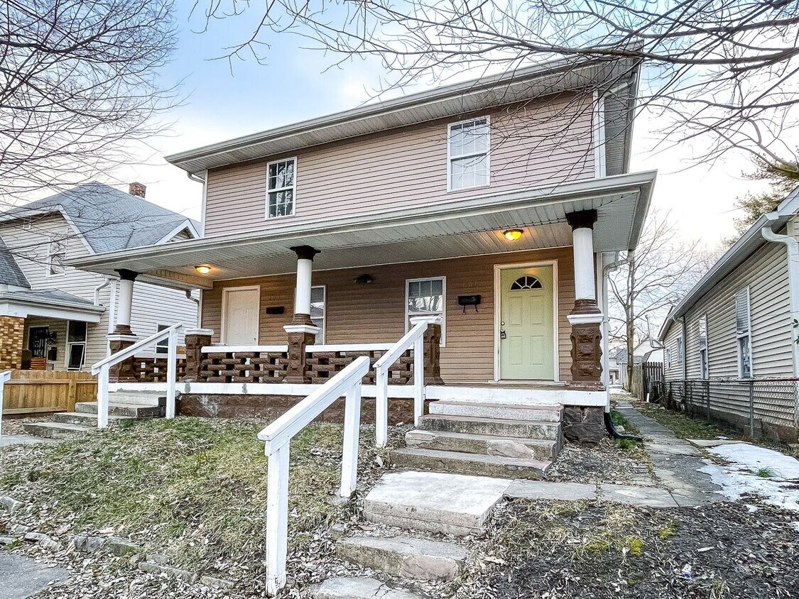 Primary Photo - 101 - 103 N Gladstone Ave