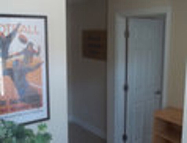Foto del edificio - 4 bed, 3.5 bath townhouse with 2-car garage Dublin Village ready July 2025!