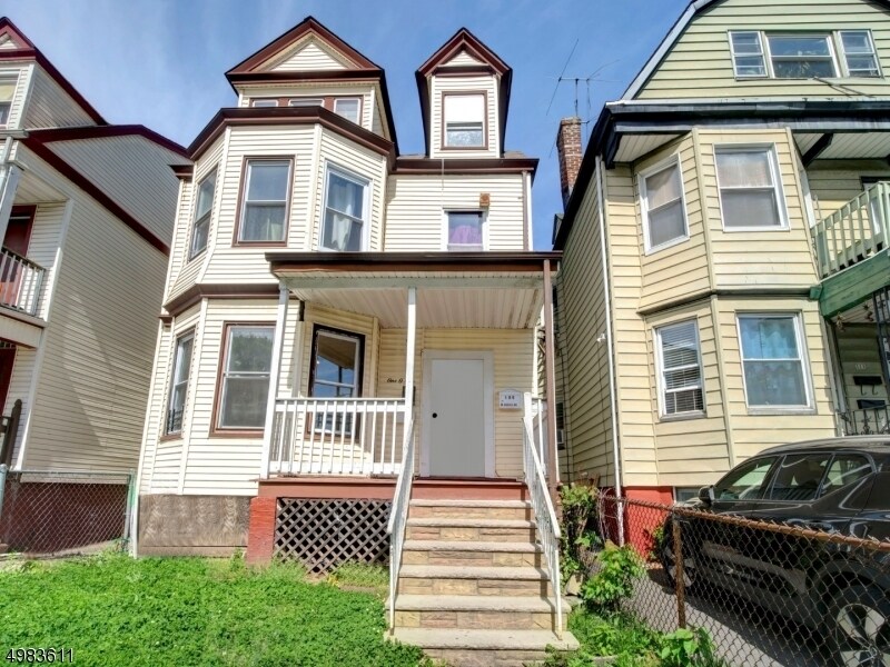 Primary Photo - 109 N 16th St
