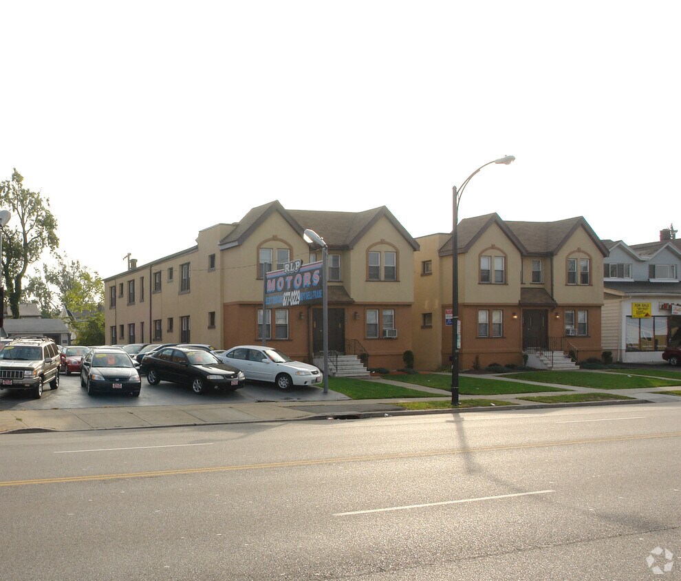 Building Photo - 2409-2415 Delaware Ave