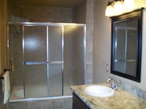 Building Photo - 9400 Doliver Dr