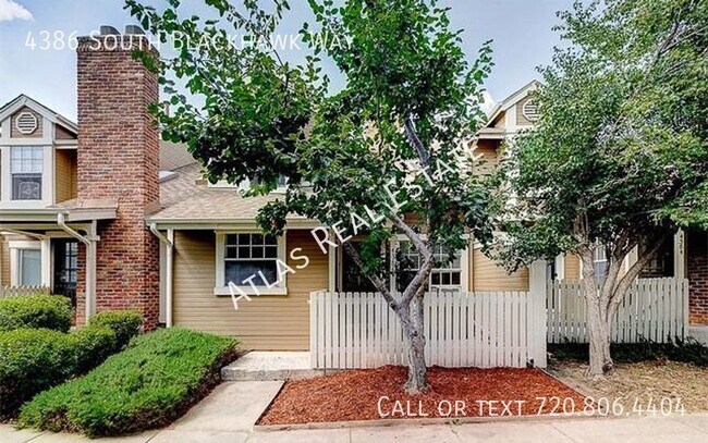 Building Photo - Renovated 3 bed, 2.5 bath near Cherry Cree...