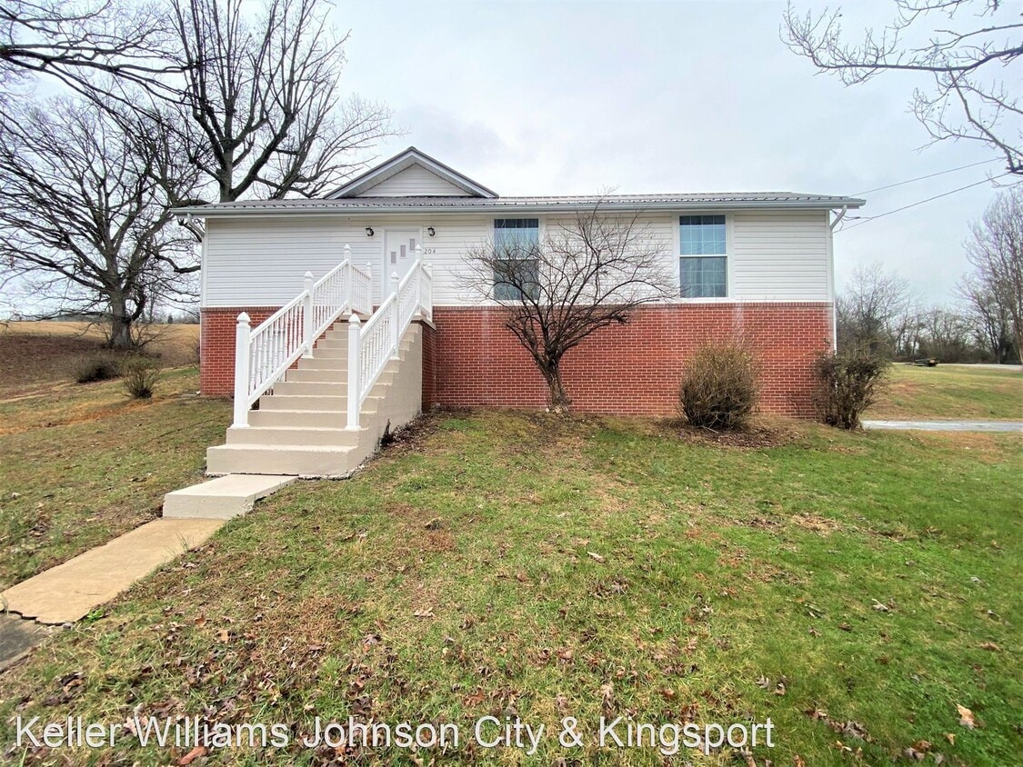 3 br, 2 bath House 204 Hammond Ave House Rental in Mount Carmel, TN