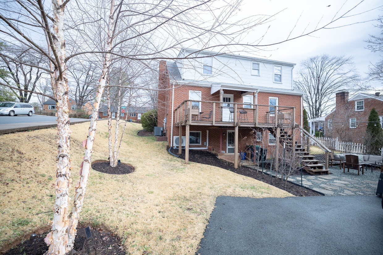 Primary Photo - 1210 Mowbray Pl