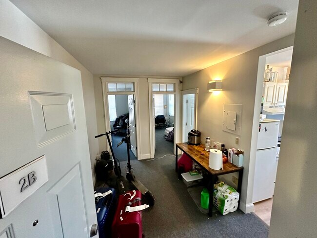 Foto del edificio - 833-835 Beacon St. Unit 2B