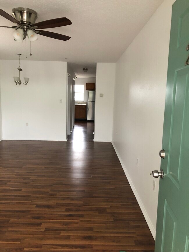 Foto del edificio - 5816 Congress St