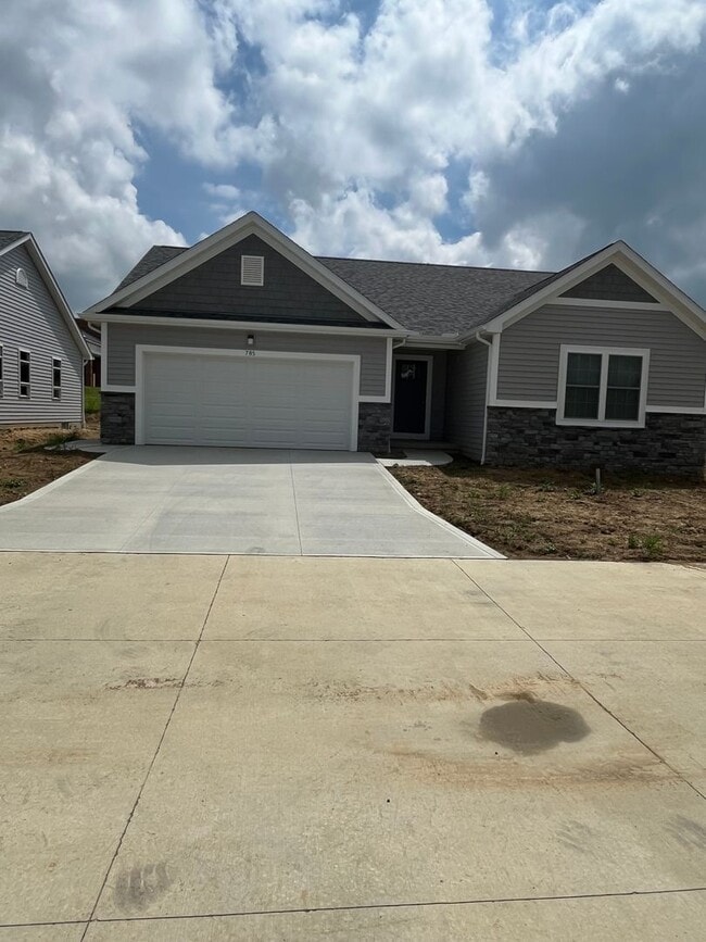 Building Photo - 786 Glory Dr