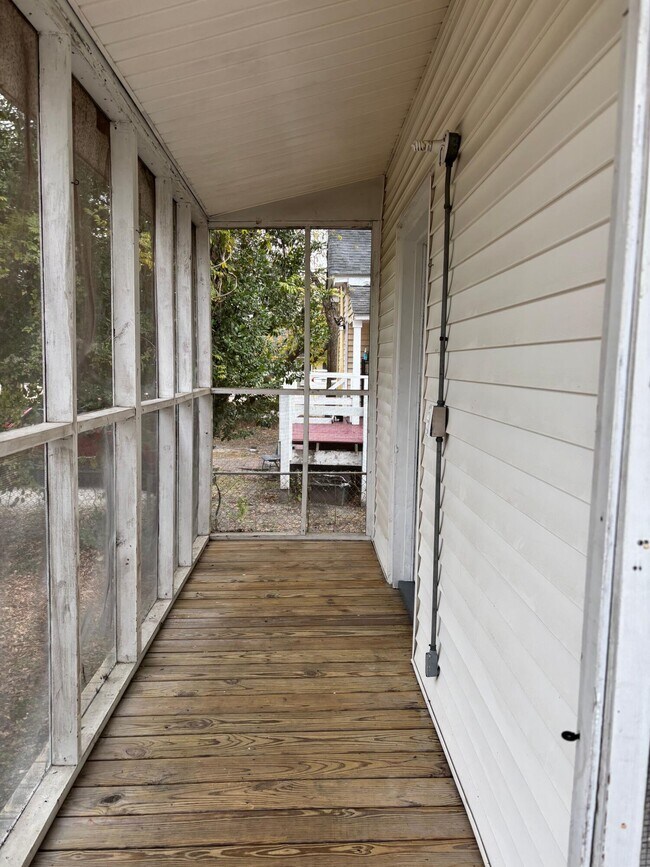 Foto del edificio - 403 W Hampton Ave