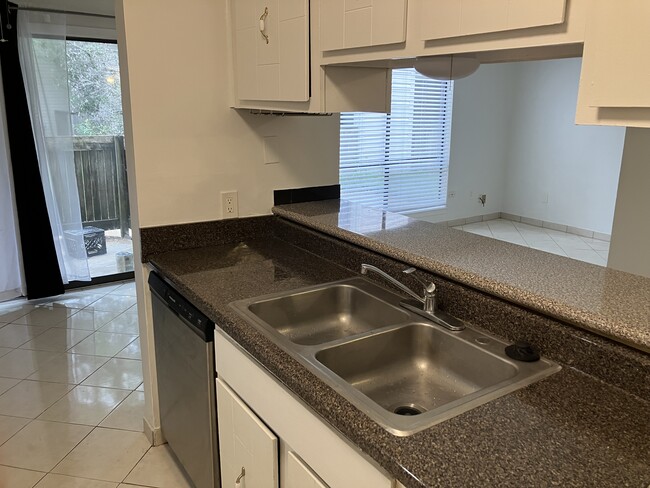 Foto del edificio - 2837 Sonora Dr