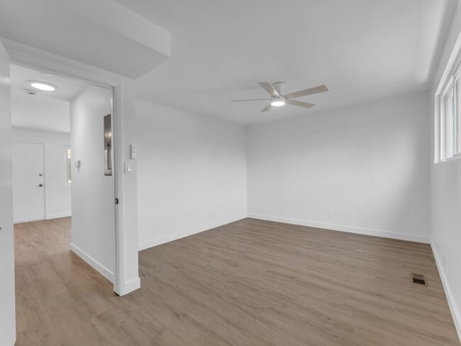 Building Photo - 644 S 800 E