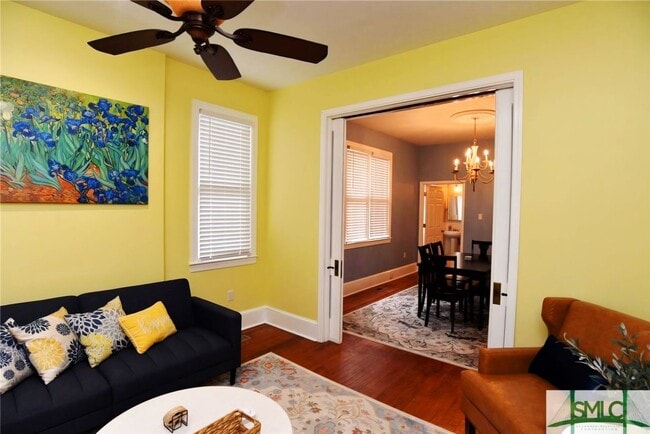 Building Photo - Spacious and fully furnished Victorian beauty