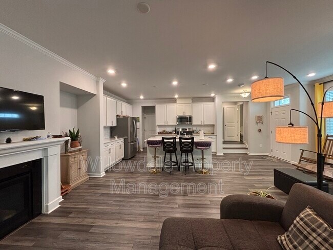 Building Photo - 203 Gremar Dr.