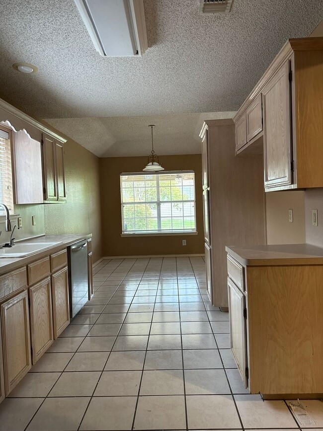 Building Photo - 3601 Warbler Ave