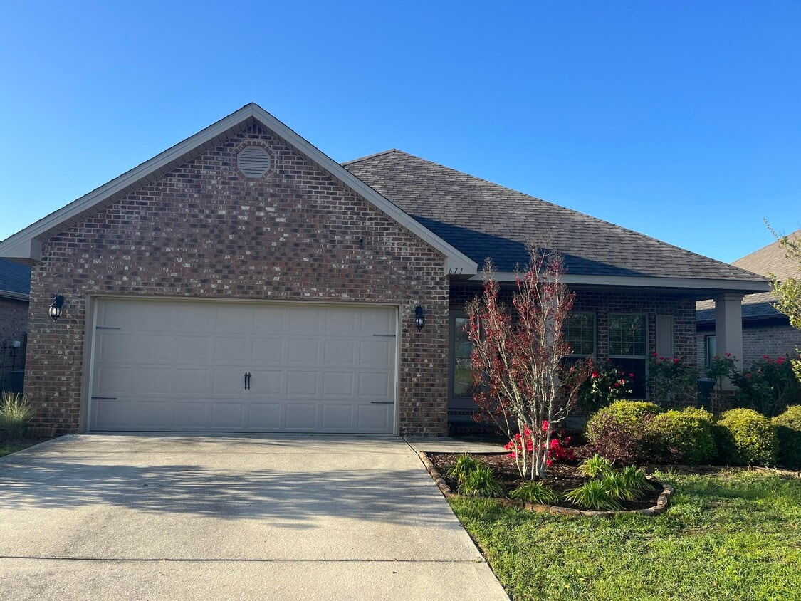 Foto principal - 671 Teal St