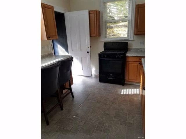 Building Photo - 165 Woodland Ave