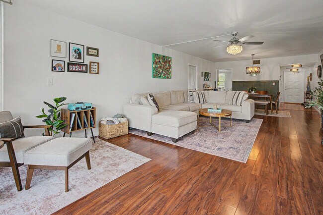 Building Photo - 3930 Oaks Clubhouse Dr