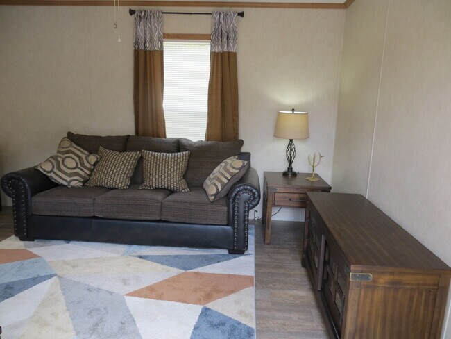 Foto del edificio - 19 Forty Acre Mountain Rd