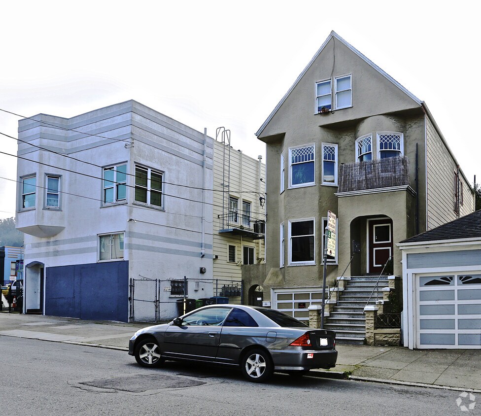 Building Photo - 515 Shrader St