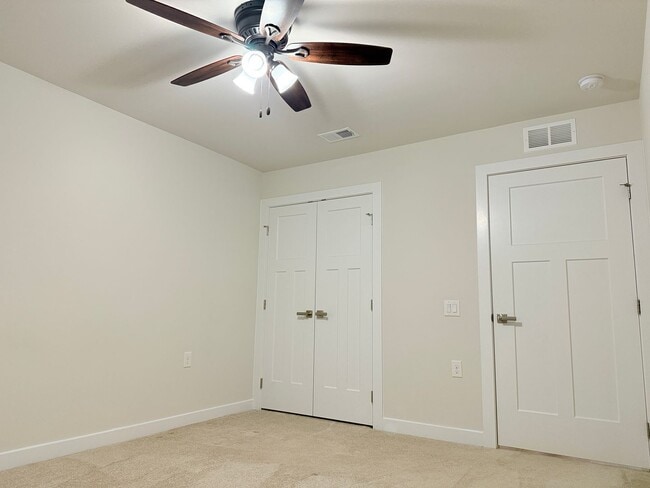 Foto del edificio - Charming 3 Bed Home in Milford Ponds with ...