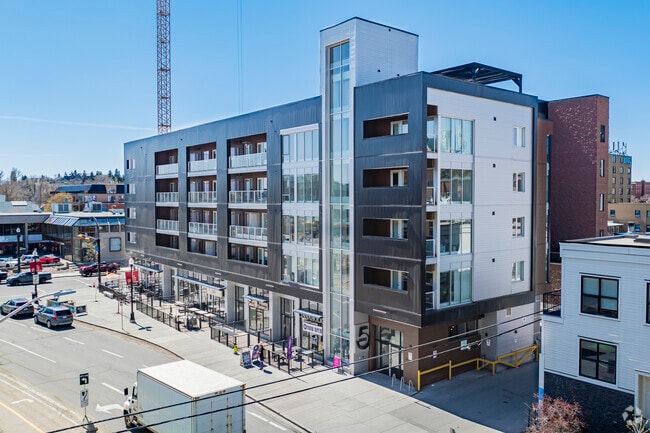 Building Photo - The Fifth