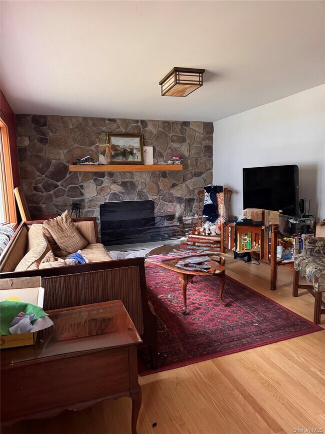 Foto del edificio - 57 Swannekin Rd