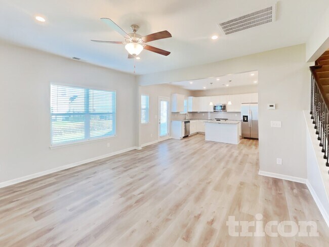 Foto del edificio - 3726 Pelham Wood Dr