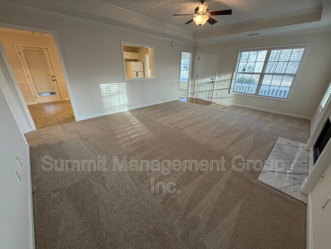 Foto del edificio - 155 Shadowbrook Trce