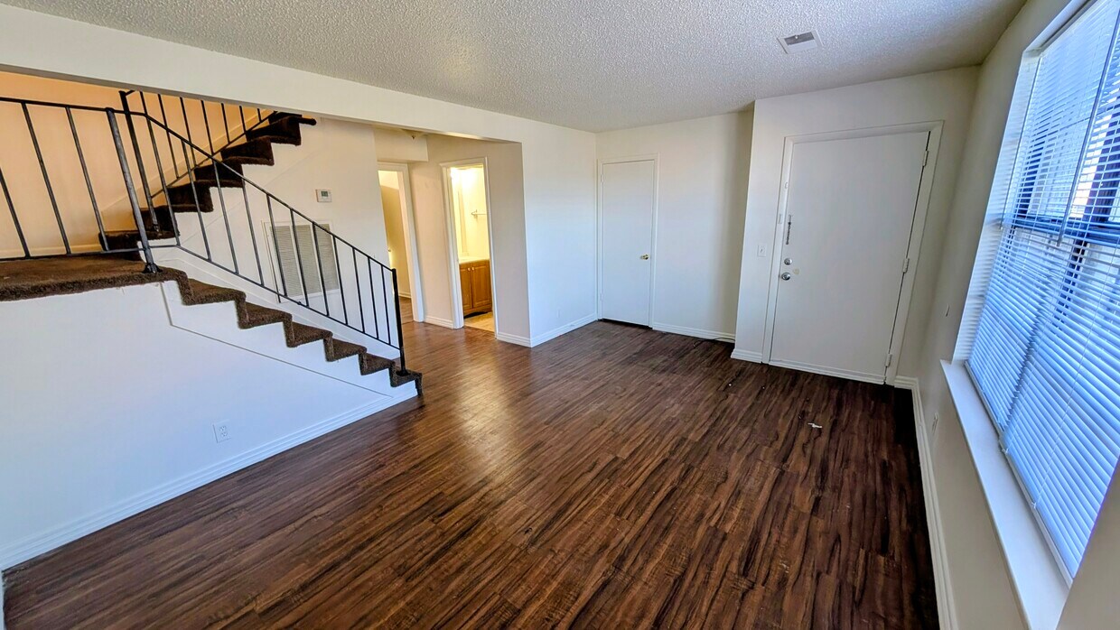 Foto principal - 2751 Park Dale Dr