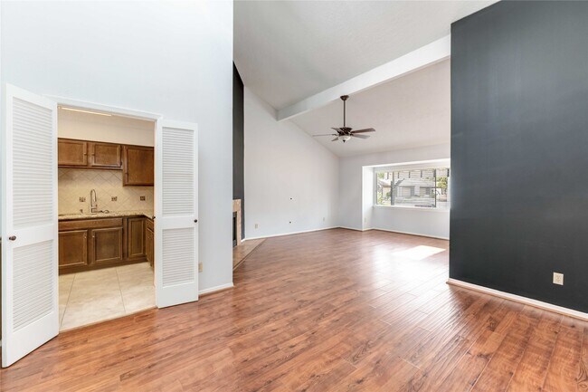 Building Photo - 2282 Gemini St