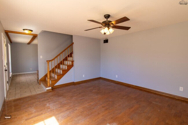 Building Photo - 4653 Balboa Dr