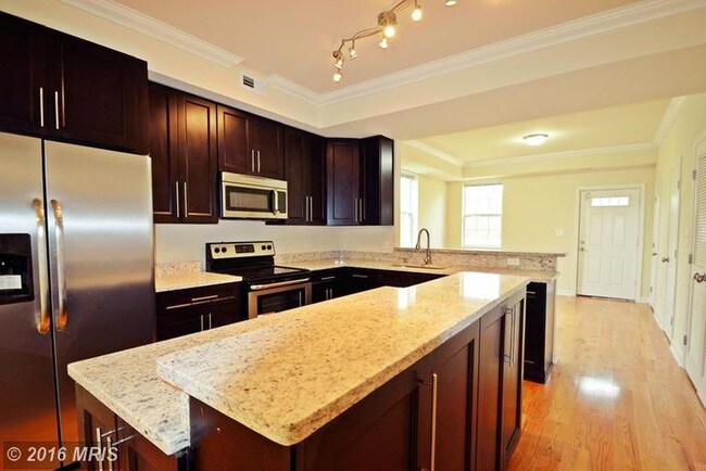 kitchen - 4257 Brooks St NE