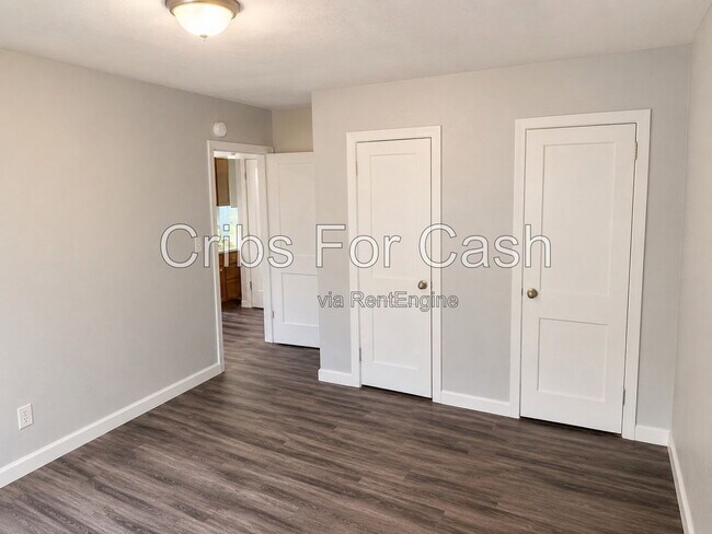 Building Photo - 3251 Meadow Ln