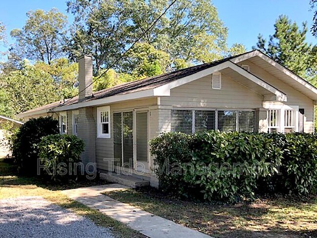 Foto del edificio - 123 Vines Ave