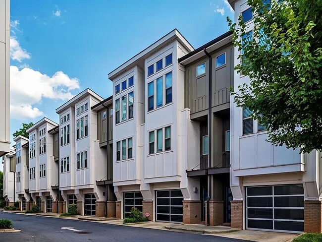 Building Photo - 326 Helix Wy