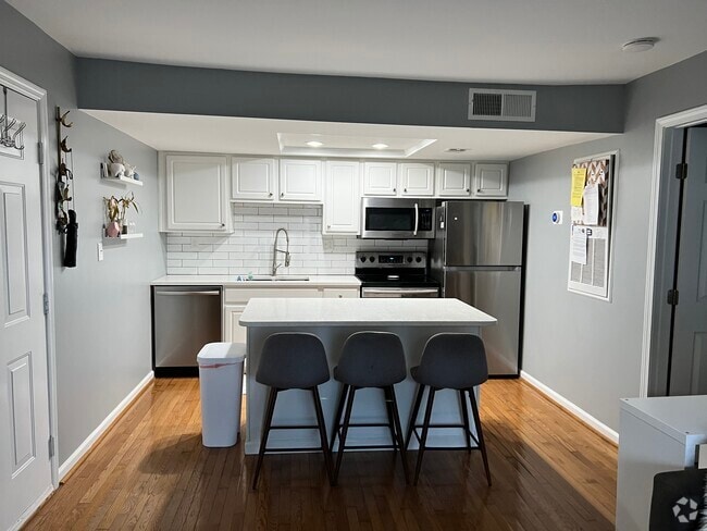 Building Photo - 2049 Chastain Park Ct NE