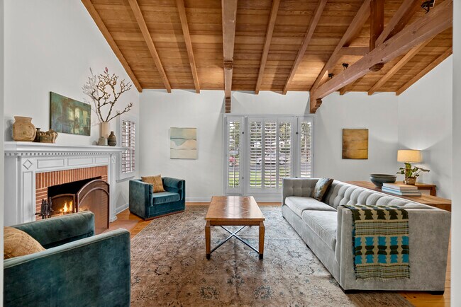 Living room. - 1652 Pandora Ave
