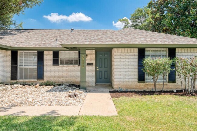 Foto del edificio - 2306 Berry Hill Cir