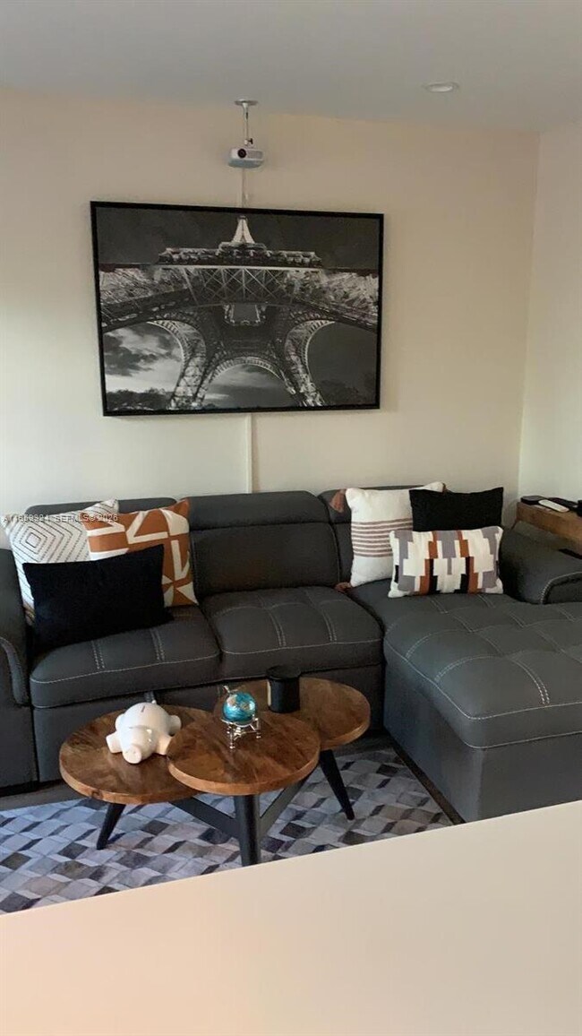 Foto del edificio - 3538 SW 17th St