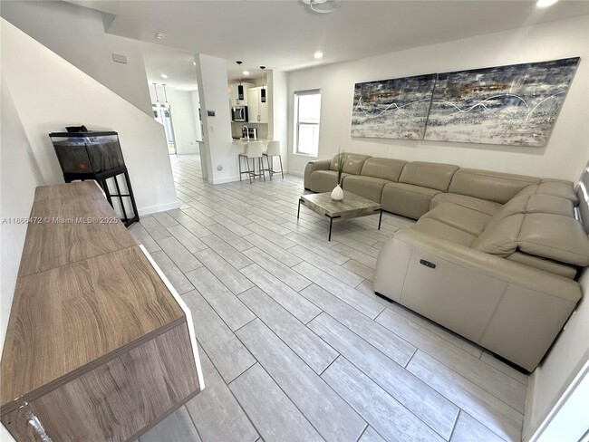 Foto del edificio - 507 NE 6th Ct