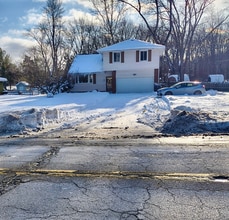 Building Photo - 37910 Aurora Rd