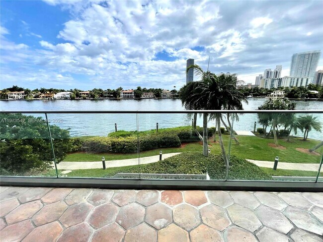 Foto del edificio - 19707 Turnberry Way