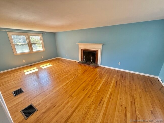 Building Photo - 81 Rosewood Dr